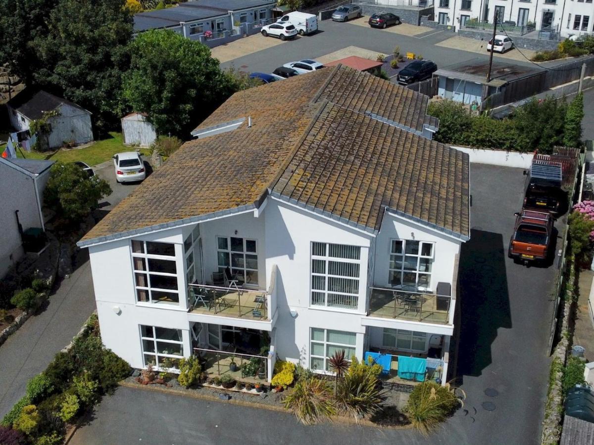 Pass The Keys 2 Bed Sea View Apartment With Balcony Parking Benllech Eksteriør bilde